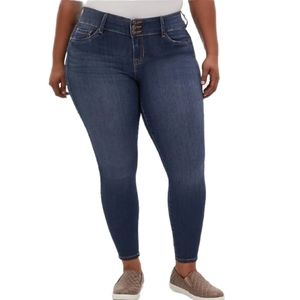24 - Torrid | SUPER STRETCH MEDIUM WASH JEGGING